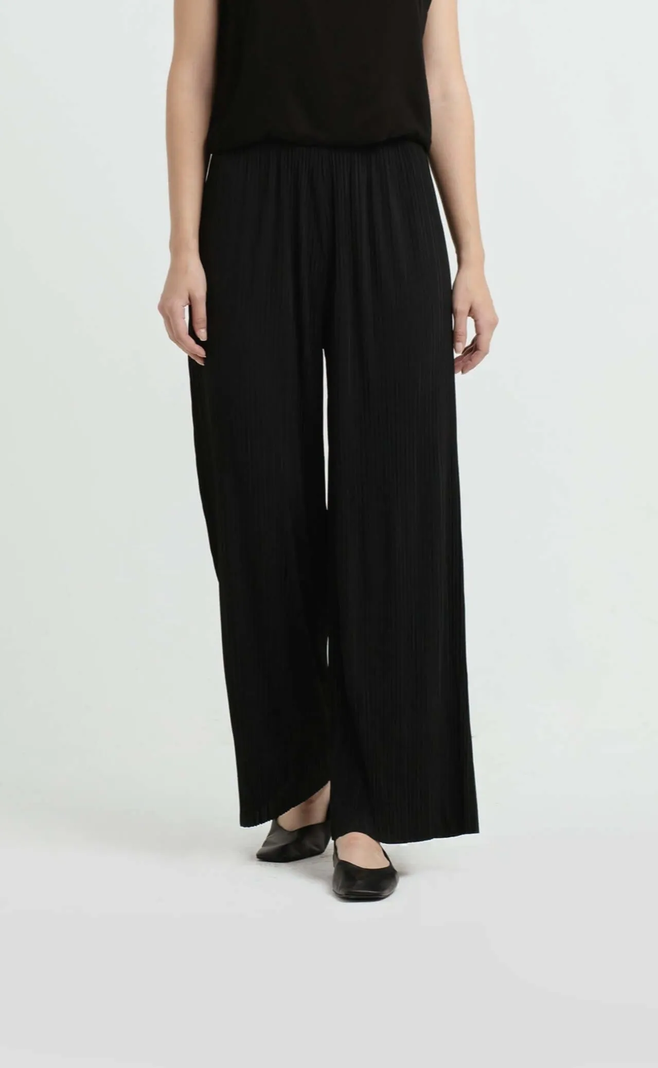 Black Easy Pleated Pants